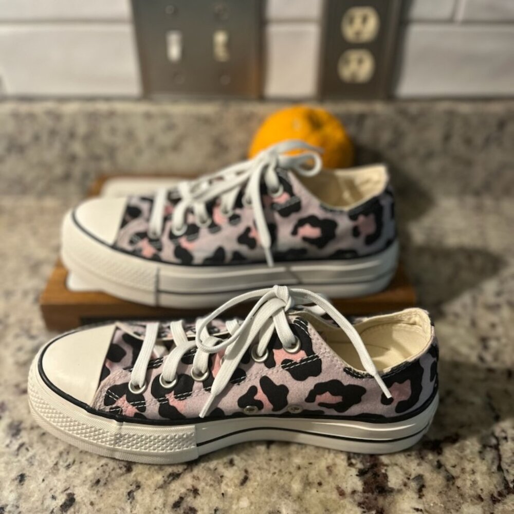 Converse - Picture 3 of 6